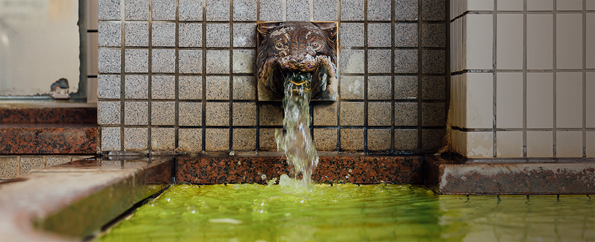 While in Kyoto, enjoy bathing at a sento (public bath-house)!